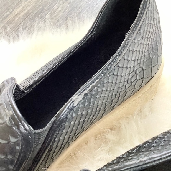 Vince Camuto Jibbie Slip-On Snake Sneaks 8.5 - Picture 3 of 6
